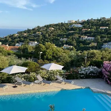 Equilibre, Ideal Fuer Familien Oder Hundefreunde, Toller Pool Und Meerblick